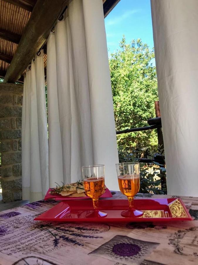 Ovostolai Cottage 丰尼 外观 照片